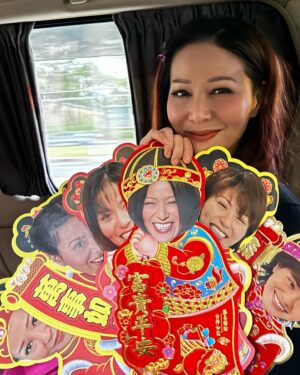 Joyce Tang Lai-Ming Instagram - 入行數十年還有人支持真係好暖，真係好窩心
那怕多少人的認同，還有多少年演藝生命～～～～
#touching #support #thisislove