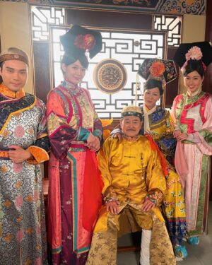 Joyce Tang Lai-Ming Instagram - 今晚見，跪安
同場加映🤣
#愛回家之開心速遞