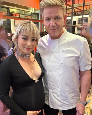 JuJu Chan Instagram - Congratulations @gordongram for the opening of the first Gordon Ramsay Pub & Grill in Asia at @the_londoner_macao . What a lovely evening with amazing food, people, and music 😋💕💯

Hair by @bruneblonde_official @davidgouygou 
Dress by @bumpsuit 
Eyelashes by @suavislash 
Jewelry by @swarovski 

#LondonerMacao #LondonerMoments
#SandsLifestyle #GordonRamsay