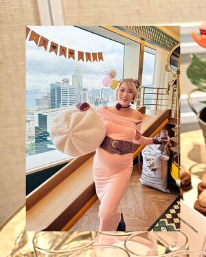 JuJu Chan Instagram - Counting down to meet our little dragon girl 🥰  Thanks for all the love from all our dearest friends and family in joining this #SteamPunk themed baby shower afternoon tea party.

Special thanks to the amazing @islandshangrila team for helping us creating such a memorable party, from the amazing newly renovated airship family suite, to the delicious cakes, canapés, ice cream trolly, popcorn machine and pink chocolate hot air balloons 💕 Super creative and absolutely yummy 😋

#babyshower #islandshangrila #pink #itsagirl #momtobe #pregnancydiary #pregnancylife #pregnantbelly #孕婦 #孕媽咪 #孕照 #孕婦裝