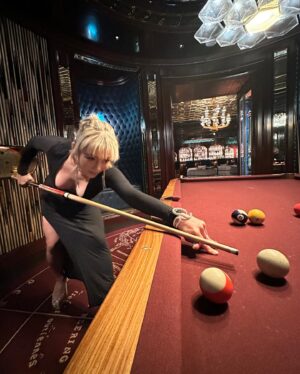 JuJu Chan Instagram - Playing with balls 🎱😉💕

Dress by @bumpsuit

To share love to my fellow moms to be, here’s a 20% discount code for you: JUJU20

#babybumplove #preggers #pregancy #momtobe #pool #snooker #billiards #londoner #macau #macao #nightlife  #LondonerMacao #LondonerMoments
#SandsLifestyle #孕媽咪 #孕照 #孕婦 #孕婦裝 #bumpsuit