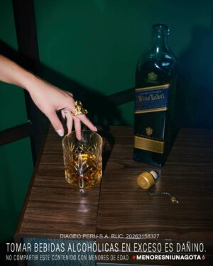Juana Burga Instagram - #Ad Rewind 2023… momentos tan únicos que merecen celebrarse. Santé! 🥃✨ 

@pe.johnniewalker #BlueLabel #Publicidad 

📸 @mrlipman