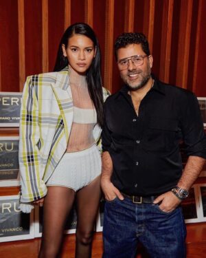 Juana Burga Instagram - “PERU” by @marianovivanco taking over NYC. 🔥🇵🇪🗽

Peruanos en Nueva York!

Proud to be on the cover of Mariano Vivanco’s new book “PERU”

It’s with great honor to portray “The Lady of Cao”, our first Pre-Columbian Moche Inca female ruler.