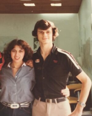 Judite Sousa Instagram - Macau 1980. O JRS diz que estamos iguais. É uma brincadeira #😘❤️