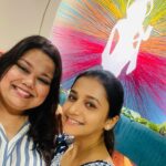 Jui Gadkari Instagram - Had a great time @madhuban_vegbuffet ❤️😇 with my #preciousbond @danadedisha 😂😂😂😂🙈🙈 #juigadkari #dishadanade #sayali #kusum #offscreenbond