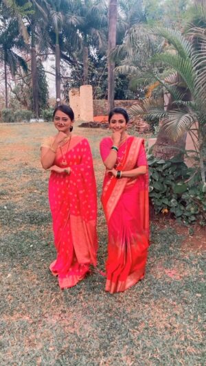 Jui Gadkari Instagram - नणंद भावजय ...💃💃💃💃
@star_pravah 
.
.
#monikadabade #juigadkari #reels #reelsinstagram #instagram #instagood #instalike #instamood #instalove #instadaily #fun #trending #trendingreels #marathi