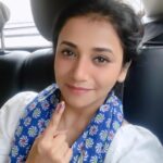 Jui Gadkari Instagram - मतदान! Done!! 👍☝🏻 Tip: please use some sense people😂😂 selfie kadhla tar mirror image diste! Stop saying ekda right hand la ink ekda left 🙏🤦🏻‍♀️🤦🏻‍♀️🤦🏻‍♀️🤦🏻‍♀️ #voting #election #fundamental #right #juigadkari #karjat #maval #loksabhaelection2024 #vote #citizen #india