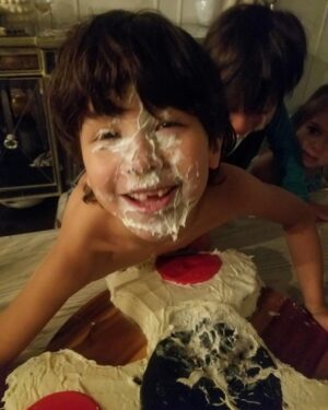 Jules Wainstein Instagram - Happy Bday buddy I love u so much.. #SEVEN #7 🎉🎈🎁 #happybirthday #fidgetspinner #cake #cakesmash #fidgetcake