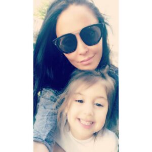 Jules Wainstein Instagram - Nothing is better than spending time with my favorite daughter 🍣❤️ #mygirl #summernights #mylittlesushiroll