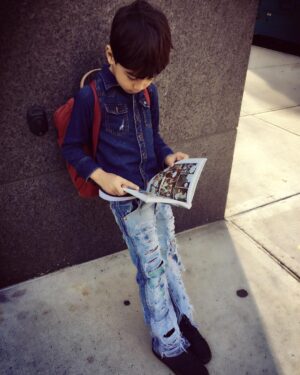 Jules Wainstein Instagram - Is this my child?!!! #imustbehallucinating #reading #books #onthestreets #OMG #YASSS 🎉🎊💥 #JaGGeR 👊#lovehimsomuch #proudmom