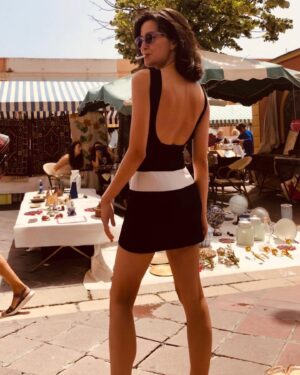 Julia Goldani Telles Instagram - I have the exact same level of chill in France 2019 as I did in France 2007  #5euroBurberry #dontknowhow2smoke
