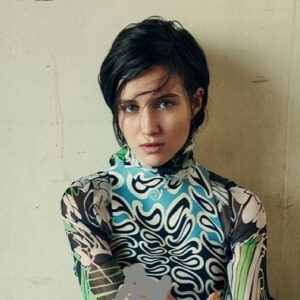 Julia Goldani Telles Instagram - 🏖 found this @miumiu gem from @interviewmag 2015 right after @sho_theaffair came out & @sarahtreem & I had the same short short haircut 🏖