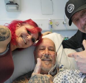 Julia Hamer-Bevis Instagram - Steve Tat Smith is doing brilliantly, send him voice notes and funny videos to make him split his stitches!!!