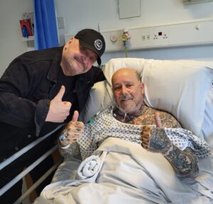 Julia Hamer-Bevis Instagram - Steve Tat Smith is doing brilliantly, send him voice notes and funny videos to make him split his stitches!!!