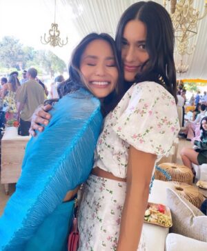 Julia Jones Instagram - 🐎🥂📍