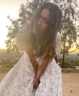 Julia Jones Instagram - 🐎🥂📍