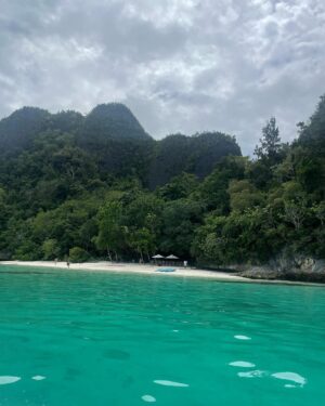 Julia Jones Instagram - 🐚🌊Indo🇮🇩🤍