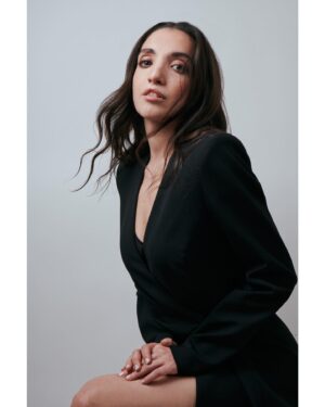 Julia Macchio Instagram - By @jennyandersonphoto 
🖤