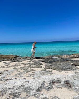 Julia Nolan Instagram - It’s better in the Bahamas 🤙🏻