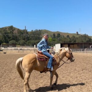 Julia Schlaepfer Instagram - Horse girl content 😎🐎