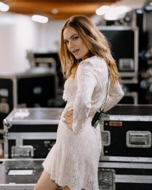 Julia Stone Instagram - Last 24 hours in chronological order