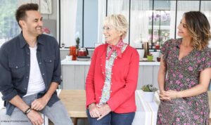 Julia Vignali Instagram - Rdv demain à 21h05 @m6officiel pour le Meilleur Pâtissier. Le thème de la semaine? « Cyril et la chocolaterie » 🤗 @cyril_lignac @lacuisinedemercotte #lmp