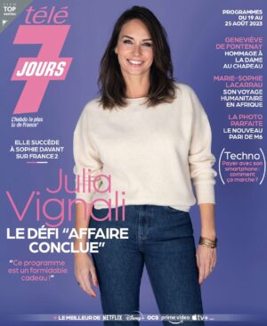 Julia Vignali Instagram - Cette semaine, @juliavignali est en couverture de votre nouveau magazine Télé 7 jours, en kiosque dès lundi.

Retrouvez également l’édito de notre cheffe de service programmes actus,  @adelinequittot : 

Liberté, égalité, sororité ❤️
Si la présence des femmes dans l’univers de l’audiovisuel est encore en deçà de celle des hommes, on peut se réjouir que l’écart s’amenuise année après année.
En 2022, elles représentaient 46 % des effectifs à la télévision, et 42 % sur les ondes (rapport de l’Arcom, ex-CSA, publié le 6 mars 2023). En revanche, et toujours selon ce fameux rapport, leur temps de parole a stagné à 36 %. Mais pas à Télé 7 Jours, qui offre, souvent, une belle tribune aux femmes, à l’instar de Julia Vignali, notre cover girl de la semaine.
La future animatrice d’Affaire conclue, en plus de rappeler qu’il lui a fallu jouer des coudes pour imposer ses idées, prône l’importance de la sororité et de cette entraide essentielle que les femmes peuvent (doivent ?) mettre en place pour trouver la leur.
Les temps changent, les choses bougent, espérons que la solidarité s’intensifie, pas seulement entre les femmes, mais entre tous les humains, afin de nous laisser entrevoir, à toutes et à tous, un espoir d’égalité. 
À bon(ne) entendeur(e), bonne semaine ! ☀️

#JuliaVignali #covergirl #cover #couverture #télé7jours #t7j #magazine #magazinetv #television #affaireconclue #actu #actualité