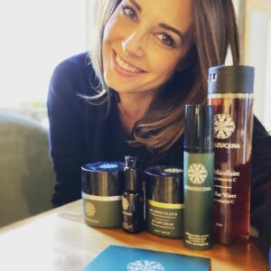 Julia Vignali Instagram - Bientôt le printemps!:) j’ai les produits parfaits pour faire peau neuve.!Vive l’Argentine, la rosa Mosqueta et Azucena! @rosazucena.skincare