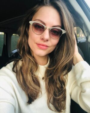 Julia Voth Instagram - Hello super cute #upcycled sunnies! In #2020 I will #useless and #recycle more. I got these vintage frames at a thrift store in @hellobc about 5 years ago and just rediscovered them. Use what you have, buy less, do more 😊 #redusewaste #choosetoreuse #thriftstorescore