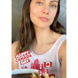 Julia Voth Instagram - Ok, so there are a lot of Canadians living in LA and you would think finding good poutine could be fairly easy, it is not. There was an incredible place in Redondo Beach (not LA I know but I will brave 405 traffic for my fix) it was owned by Canadians who imported their beer selection, had Canadian TV and I totally would watch @packagedeal_tv there, it closed. One place which I won’t mention put parmesan 😱 on theirs and called it poutine, umm ya no. However, fear not because @onthethirty delivers. They use real cheese curds and they smuggle (cute) their gravy in from Canada. #notanad just a super happy Canadian girl with a belly full of #poutine on #Canadaday. #happycanadaday #ohforsureeh #poutineparty #poutineinfluenceur 😂