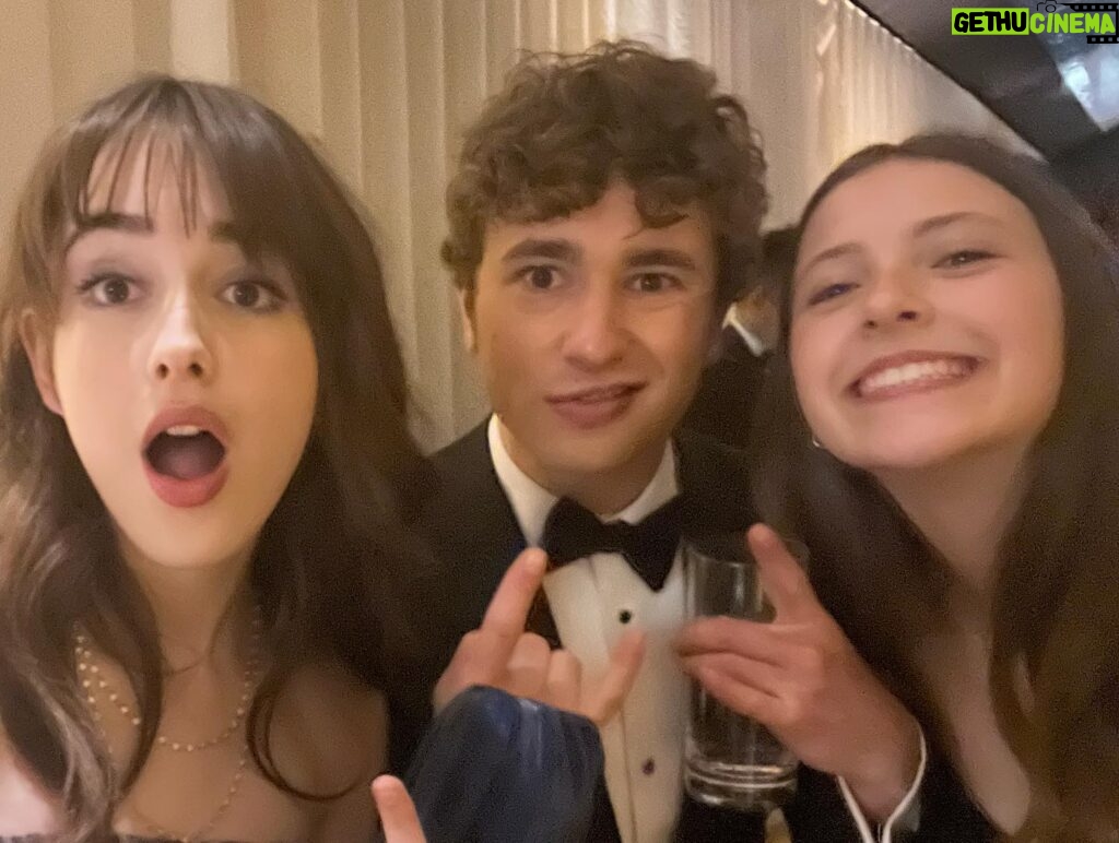 Julia Butters Instagram - Had the best night at the @sagawards!!! Was amazing to reunite with my @thefabelmans family and meet some of the actors I look up to and admire. Thank you so much for an incredible evening I truly had an unforgettable time💙