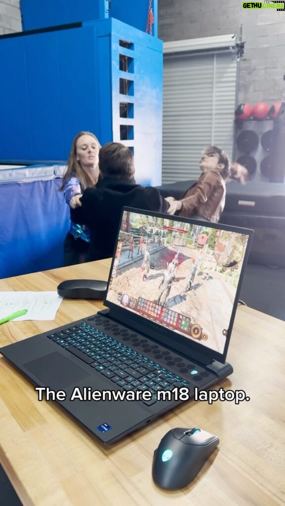 Julia Maggio Instagram - The @alienware m18 Gaming Laptop lets you multitask like a pro… just don’t let the features distract you too much 🎥🎮 @intelgaming #AlienwarePartner #IntelCoreProcessor #gaming #gamingsetup