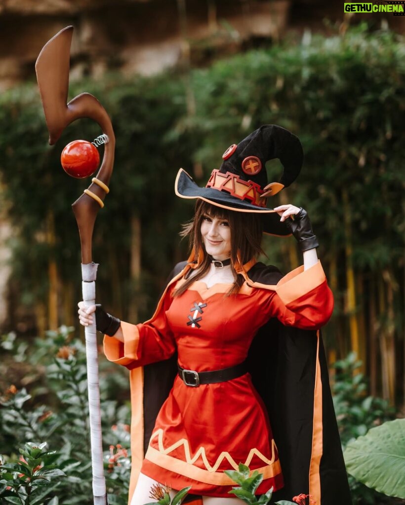 Julia Maggio Instagram - Happy Birthday Megumin!💥🧨🤯🎇 📸: @daveyangphoto Cosplay: @ann_mossy & @lloydsfault & myself! #konosuba #megumin #meguminkonosuba #cosplay #anime #manga #この素晴らしい世界に祝福を #めぐみん