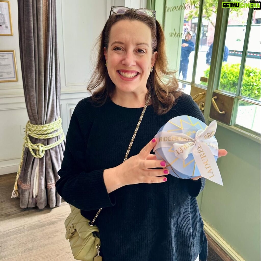 Julia Quinn Instagram - Made a pilgrimage to @maisonladuree to try out the new #Bridgerton macarons—YUM!