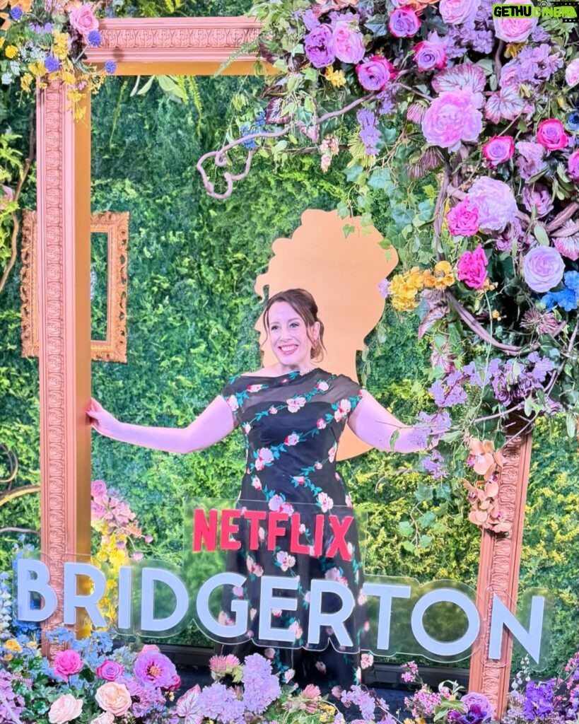 Julia Quinn Instagram - A magical night at the #Bridgerton premiere. It was electric watching the first episode with a live audience! Glam by the amazing @sareen_hmua