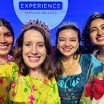 Julia Quinn Instagram - 🇨🇱🇨🇱🇨🇱🇨🇱🇨🇱🇨🇱 I had the BEST time in Chile! Thank you to @edicionesuranochile and @amabook.cl and all the readers who came out to see me!!!! P.S. thank you to @chaliwawi_ for the wonderful photo! (# 2)