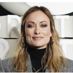 Julia Stiles Instagram - Paving the way! 👏👏👏 Olivia Wilde says of her “No Assholes” Policy... “I think that it is an unfortunate part of the kind of the paradigm, that has been created over the last 100 years, the idea that great art has to come from a place of discomfort and anxiety. That the pressure cooker has to get to a point where it can be something intense and valuable in that way. I do think it may be a uniquely female instinct to say, ‘Look, we can be nurturing. And we can multitask.’ Read more @indiewire  Brava! @oliviawilde