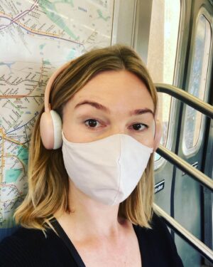 Julia Stiles Instagram - More reasons to 🧡 this city... 99% of the time someone offers to help me with the stroller on those subway stairs. Not just me, I’ve seen it with friends too. #iloveny #bornandraised