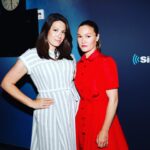 Julia Stiles Instagram - Looking very serious with my college buddy @michcoll Listen to our interview now @siriusxm 109