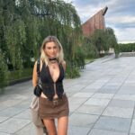 Julia Wulf Instagram - Ich hatte ja keine ahnung was für ein toller Park der Trepti ist ey Berlin du geile Saaauuu