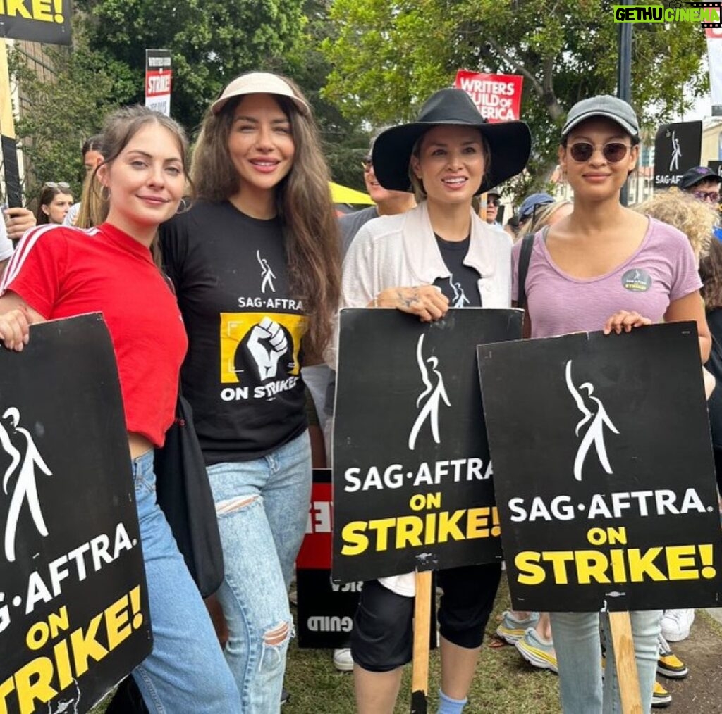 Juliana Harkavy Instagram - So empowering and equally surreal suiting up with my Arrow family to picket outside of WB studios yesterday. Thank you to everyone who came out to show your support!! 🏹💚🪧#sagaftrastrike #wgastrike #sagaftrastrong #wgastrong #teamarrow
