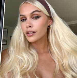 Juliane Snekkestad Instagram - Annonse: Tusen takk til beste @hairbyjoakim @house_of_hair_tonsberg for fresh up av hår og favoritt produktene🤎🌞