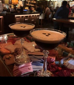 Juliane Snekkestad Instagram - Fuzzy brown coats and espresso martinis please 🍸