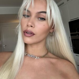 Juliane Snekkestad Instagram - Annonse🤍Alltid like fornøyd etter å ha vært hos @hairbyjoakim @house_of_hair_tonsberg 🤍