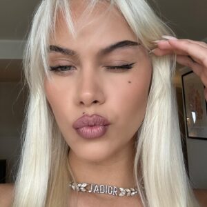 Juliane Snekkestad Instagram - Annonse🤍Alltid like fornøyd etter å ha vært hos @hairbyjoakim @house_of_hair_tonsberg 🤍