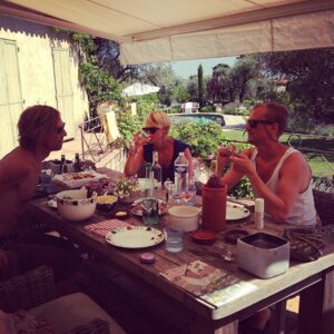 Julie Andem Instagram - @martinjondahl @sigridbondetusvik happy days!