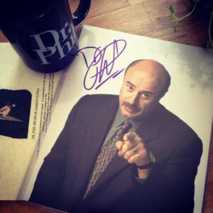 Julie Andem Instagram - Jeg har fått verdens beste gave av verdens beste mann @oddmagnusw 
DR.PHILS AUTOGRAF!!