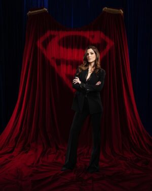 Julie Gonzalo Instagram - What an incredible journey! Congratulations #Supergirl on your 100th episode. Im honored to be part of this wonderful show with brilliant artists and the kindest crew. Please tune in this Sunday at 9/8c on @thecw @supergirlcw #supergirl100