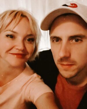 Julie Ringuette Instagram - Week-end en amoureux ❤️
Bonne année 2023 !!
L’important, c’est d’être ensemble.