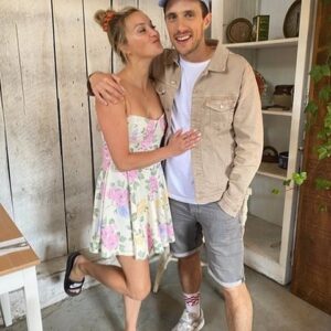 Julie Ringuette Instagram - Lui et moi = 16 ans 🥰
